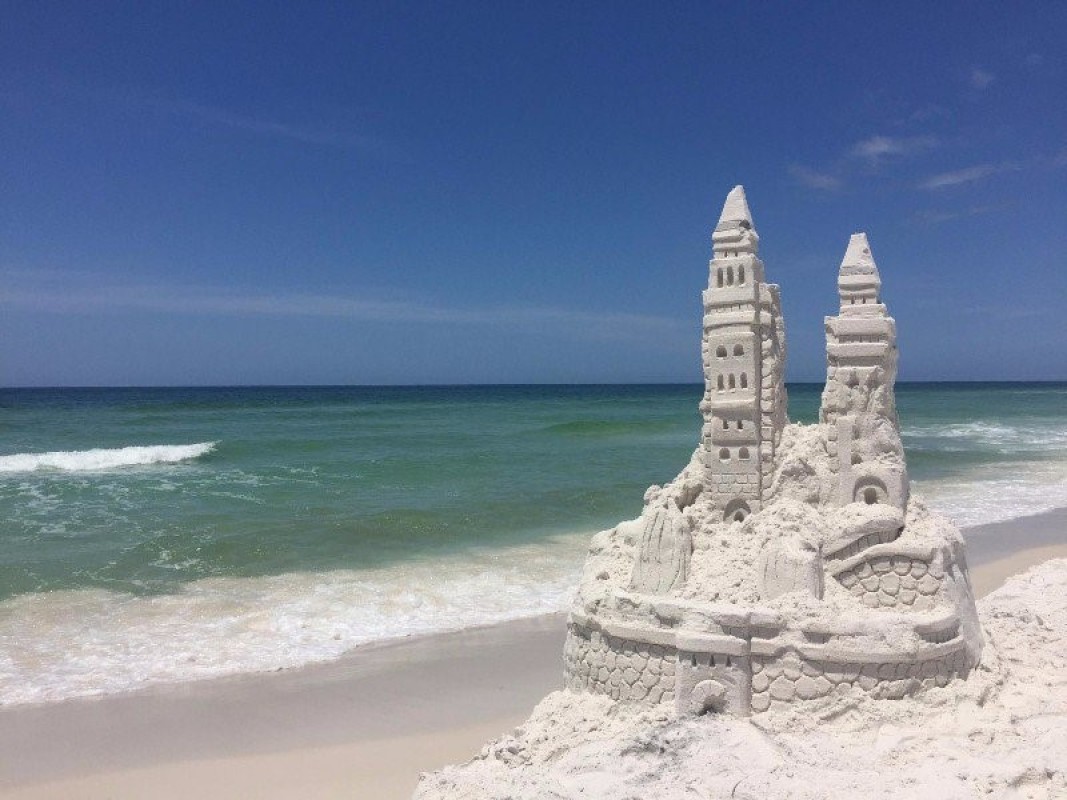 Destin Florida white sand beach Gulf Shore Drive vacation rental location